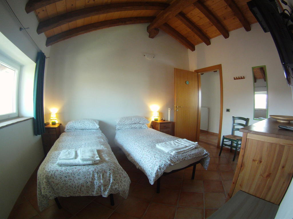 Al Campo Di Sotto Bed & Breakfast Buia Экстерьер фото